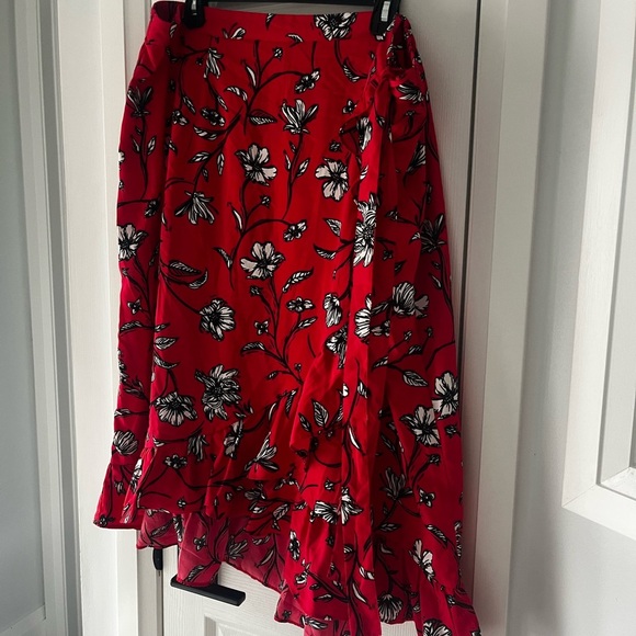 Junarose Red Floral Ruffled A-Line Skirt New With Tags Retails $69 Plus Size 24 - Picture 5 of 7